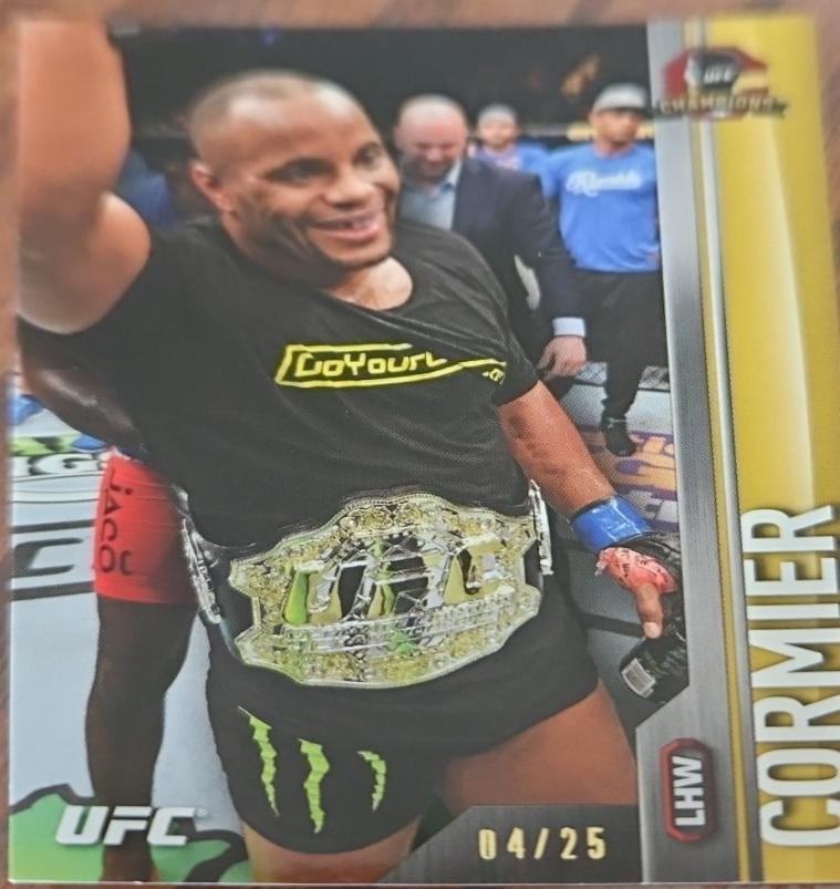 2015 Topps UFC Champions #74 — Daniel Cormier — Gold parallel, front